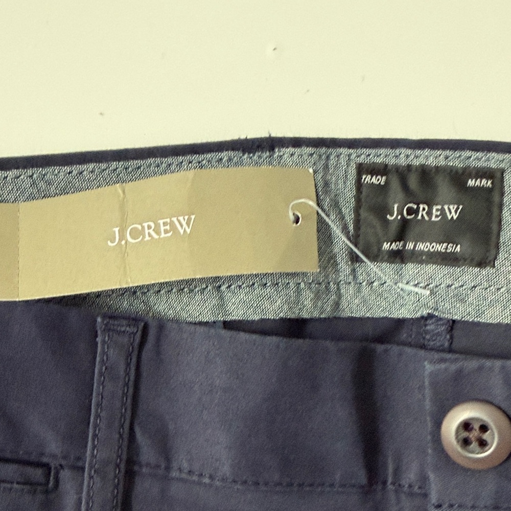 J. Crew Men’s Flat Front Shorts Navy